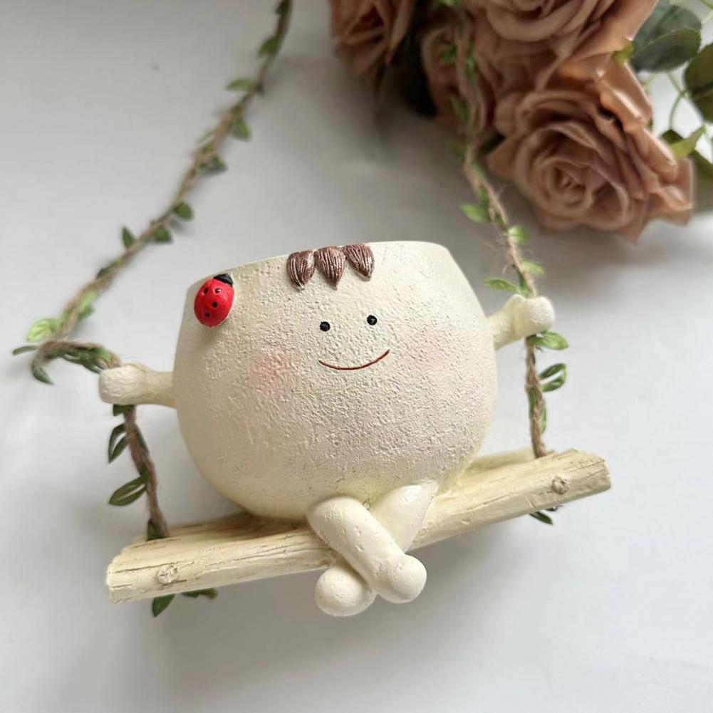 Happy Swinging Pot