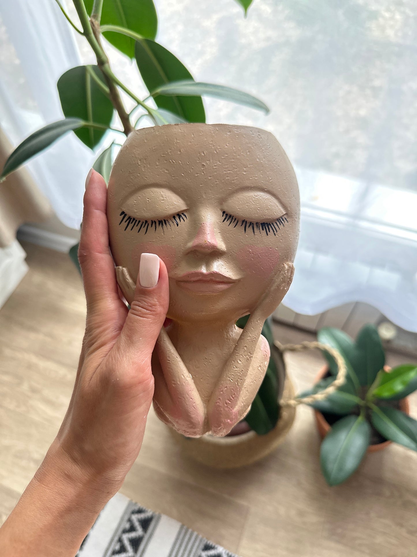 Girl's Face Planter