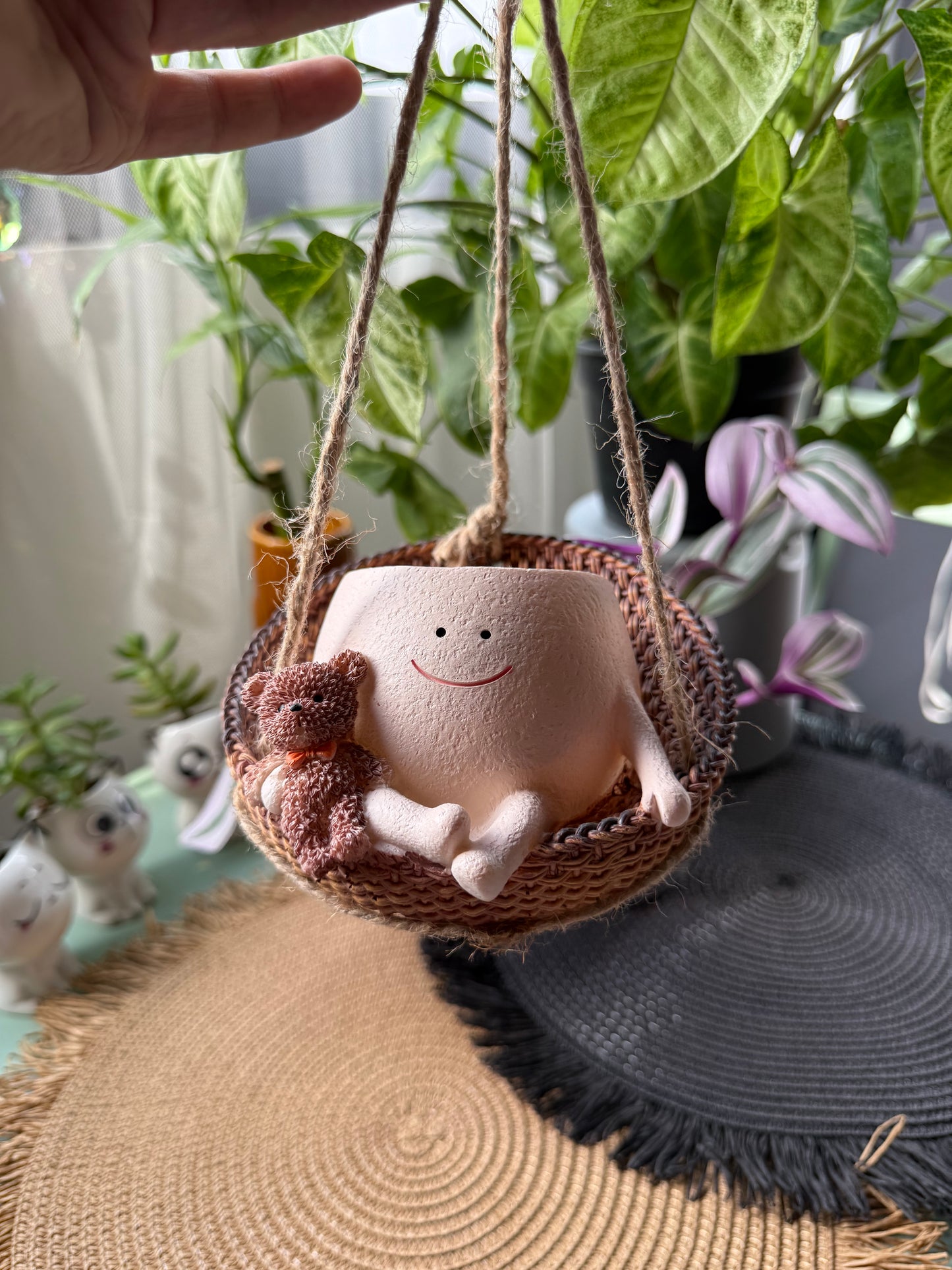 Swinging Happy Pot