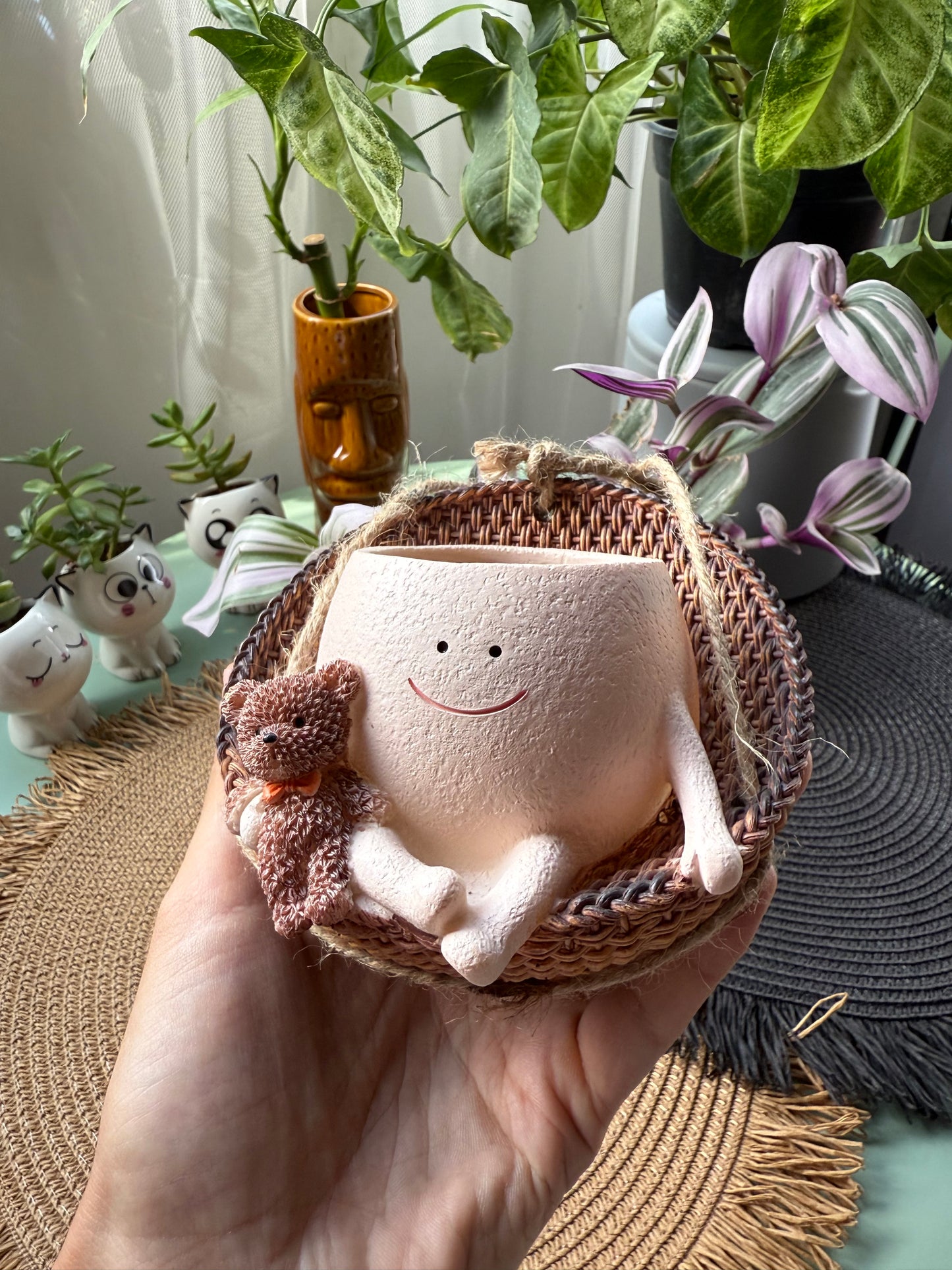 Swinging Happy Pot
