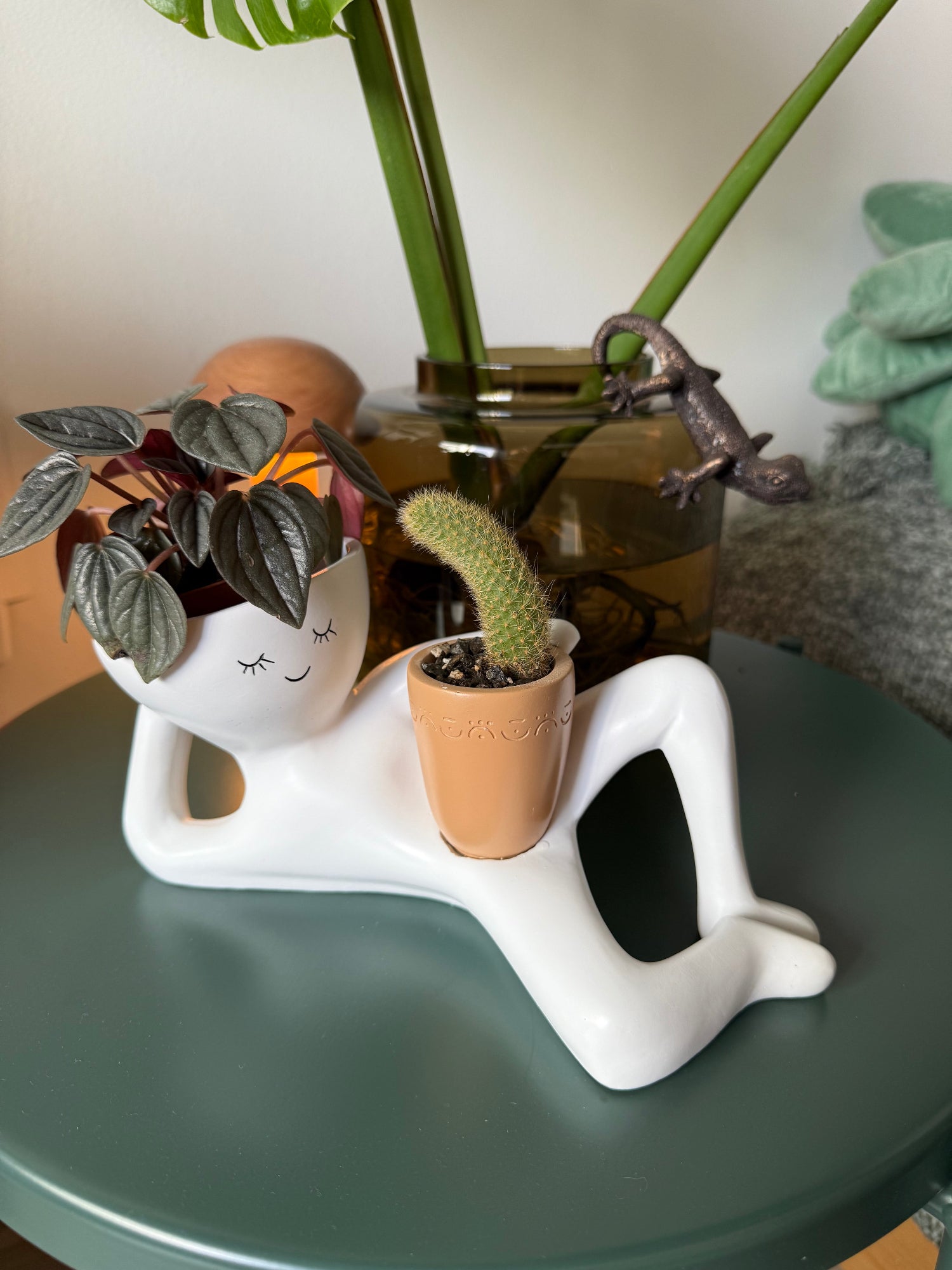 lazy oaf plant pot Lazy Guy Pot – Happyplanthome