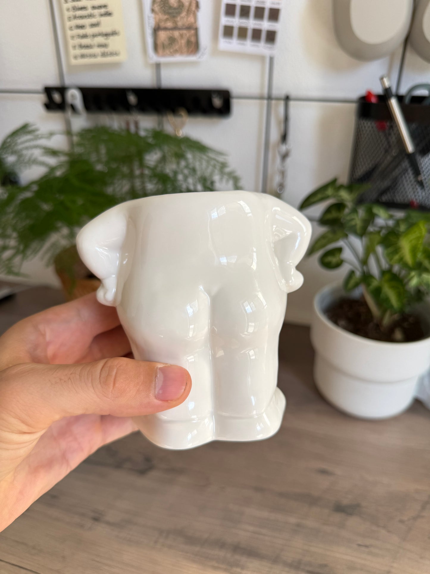 Ceramic Mini Peeing Pot 💦