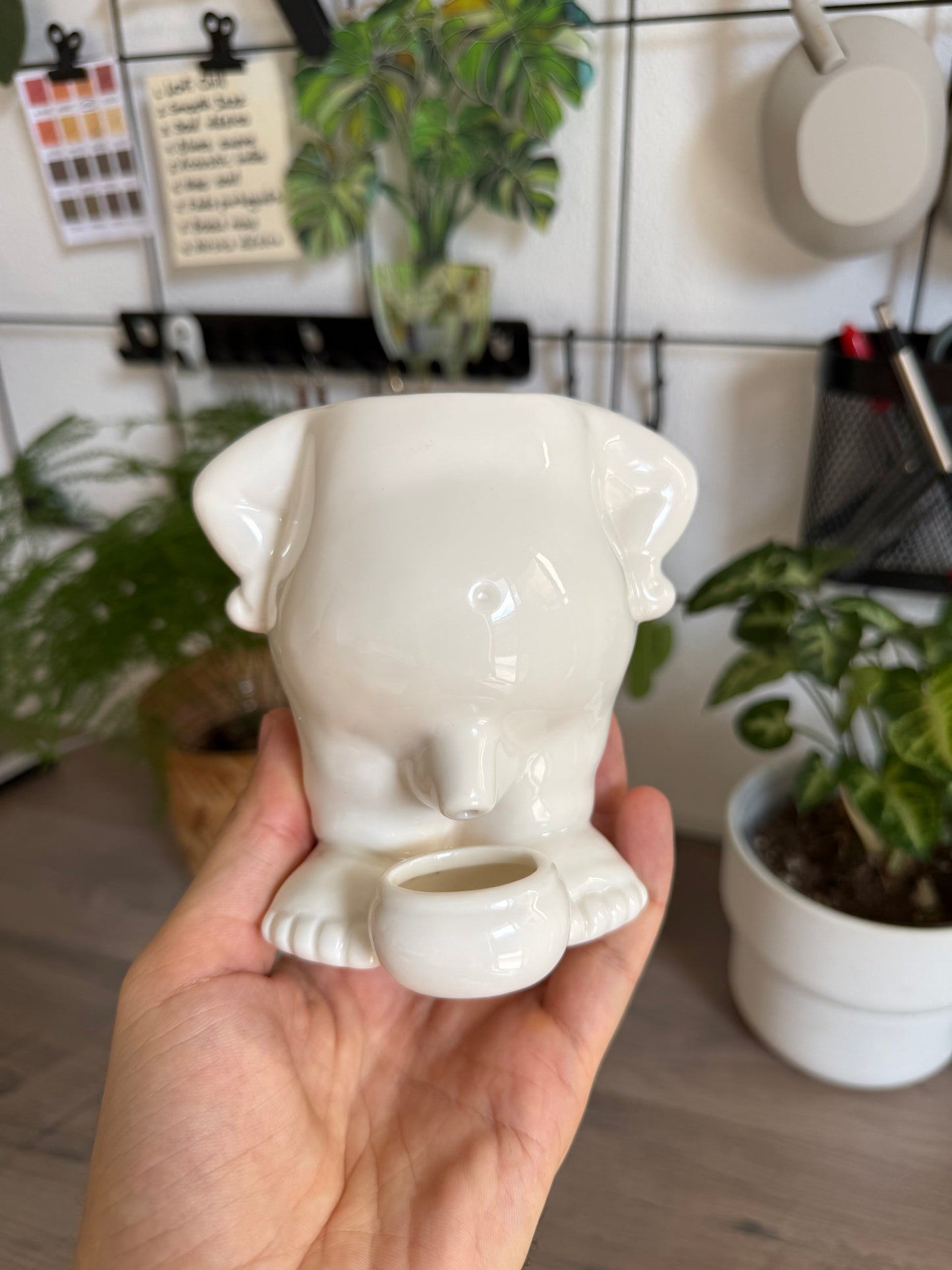 Ceramic Mini Peeing Pot 💦