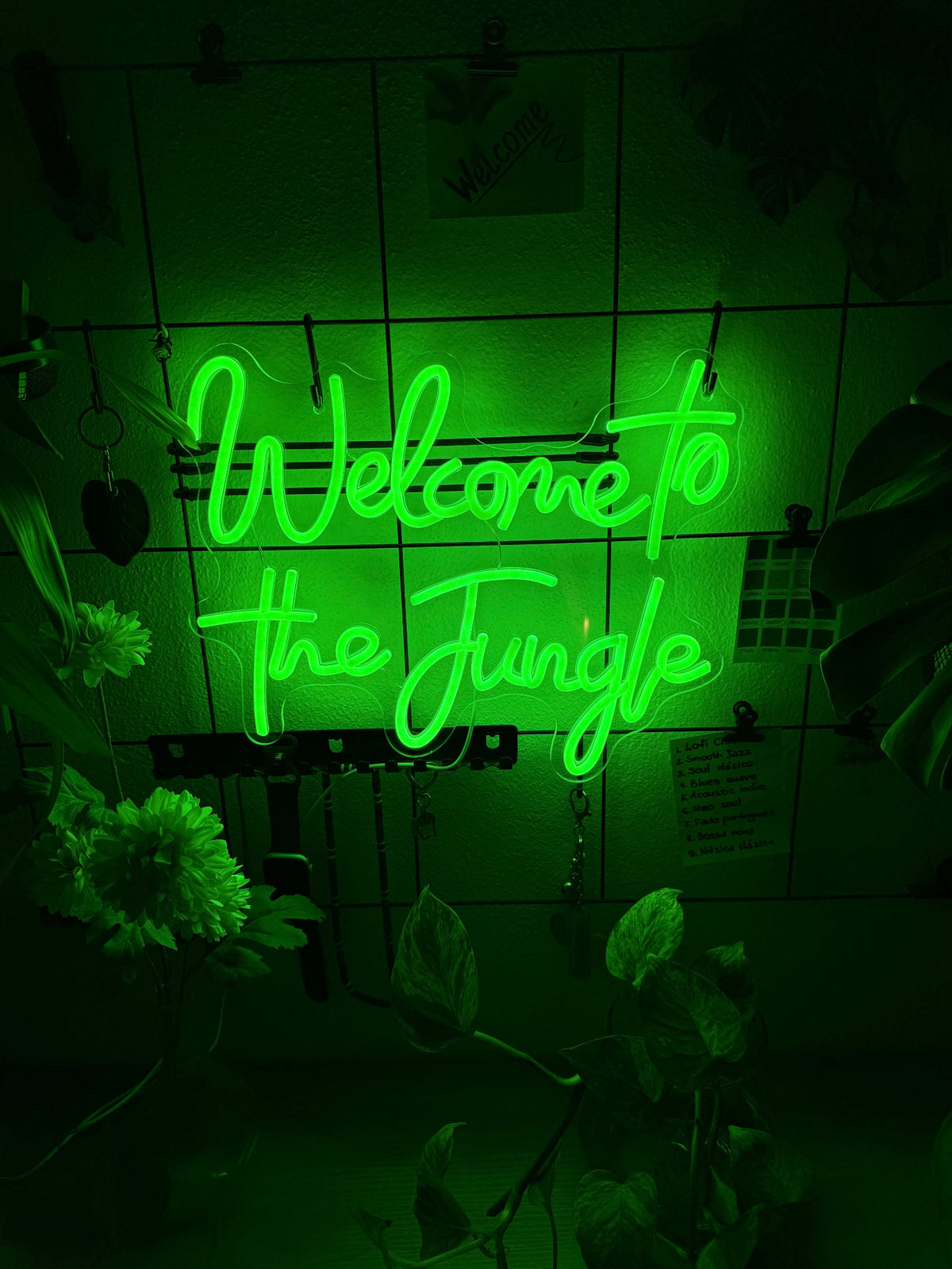 "Welcome to the jungle" LED Light